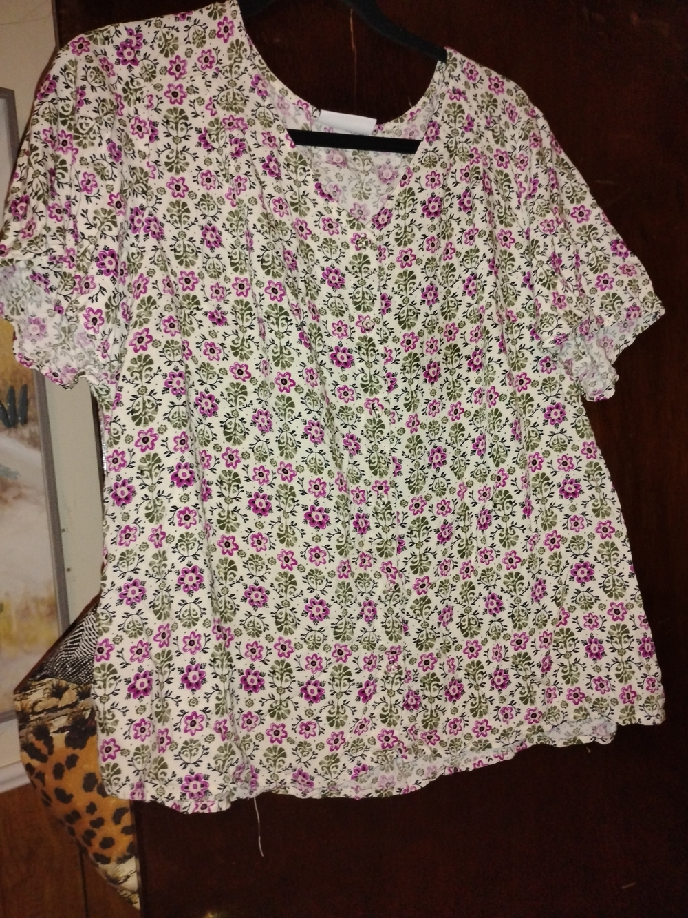 croft & barrow White Floral V-Neck Short Sleeve Top with Pink & Green Print